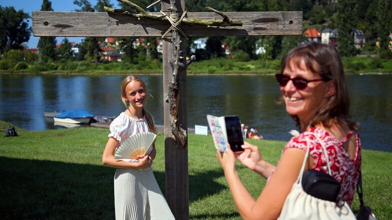 Linda stand gerade Querflöte spielend auf der Bühne. Nun macht Mutter Yvonne Weber ein Foto.