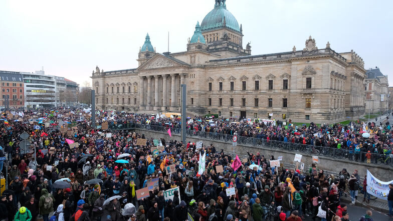 Gut 8.000 Menschen nahmen in Leipzig an den Protesten gegen den Klimawandel teil.