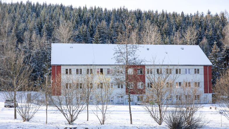 Im Haus 1 der Gemeinschaftsunterkunft in Schmiedeberg sind aktuell knapp 80 Asylbewerber untergebracht.