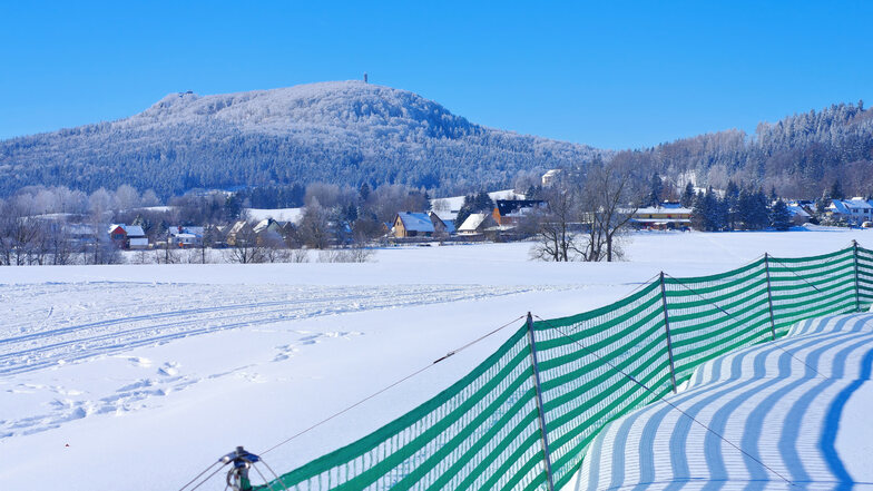 Skifahren, Rodeln und Wandern kann man im Zittauer Gebirge mehr als genug.