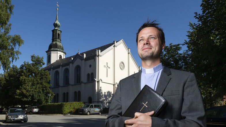 Der neue Pfarrer in Gaußig, Thomas Schädlich, ist zugleich auch Vorsitzender des evangelischen Schulvereins im Landkreis Bautzen. Der Verein hat wegen seiner theologischen Ansichten nun Probleme mit dem Landeskirchenamt.