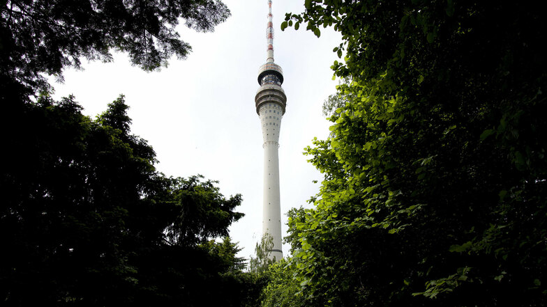 Im Zentrum der Debatten: Der Dresdner Fernsehturm soll nur ertüchtigt werden, fordern die Grünen. © Youssef Safwan für Sächsische