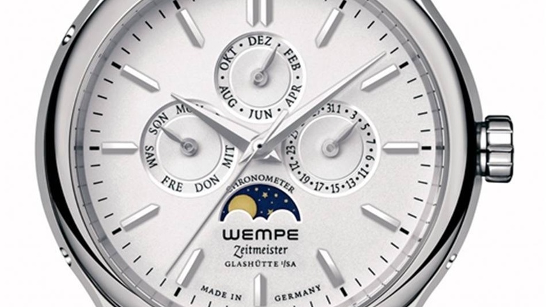 Mit Jahreskalender Das Modell Zeitmeister Jahreskalender basiert auf einem Uhrwerk der Schweizer Firma Eta. Es kostet 7 975 Euro und ist auf 100 Stück limitiert.  Fotos: Wempe.