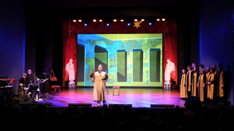 Tom Quaas in seiner Rolle als König Herodes in der Inszenierung „Halleluja, die Weihnachtsgeschichte“ am Theater Meißen.