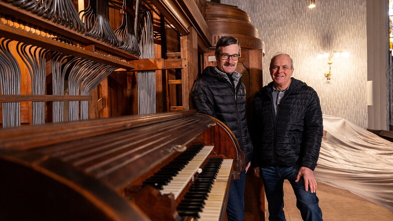 Gert Hartmann (rechts) und Kantor Gottfried Nestler freuen sich schon auf das erste Konzert in der Hoffnungskirche.