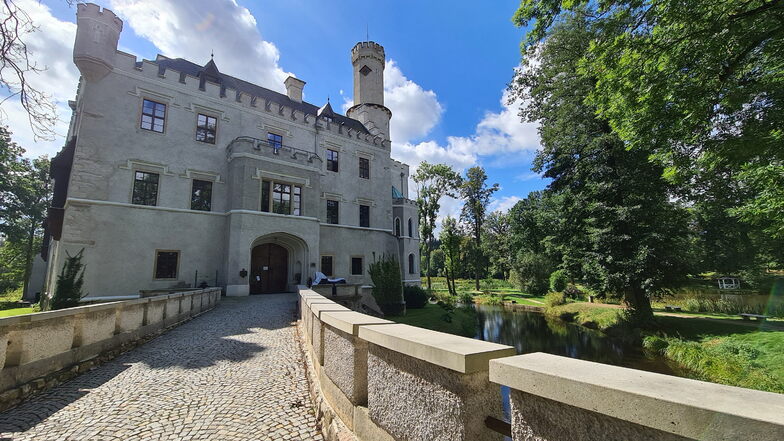 Das Schloss Fischbach (Karpniki) im Hirschberger Tal wurde in den zurückliegenden Jahren als Romantikhotel saniert.