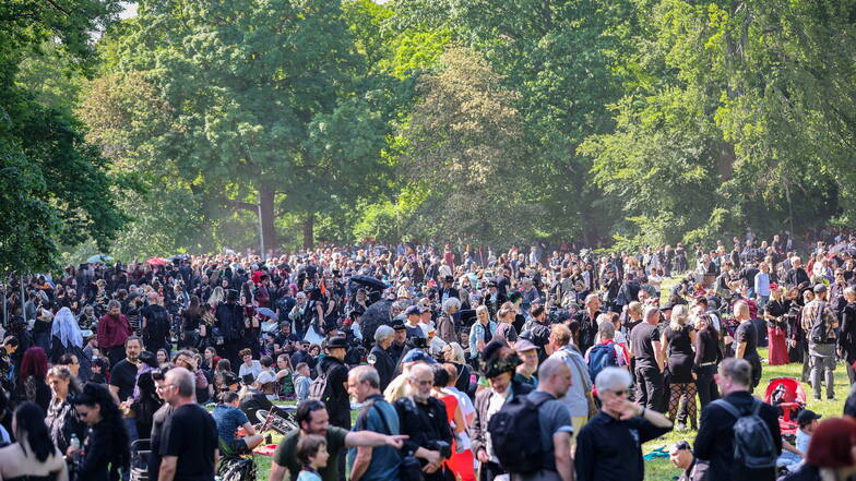 Tausende Menschen besuchen das traditionelle Viktorianische Picknick