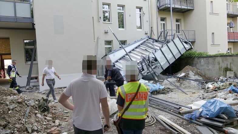 Balkon stürzt in Chemnitz ab: Arbeiter verletzt