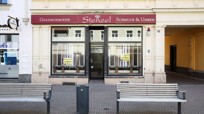Das Schmuck- und Uhrengeschäft Stenzel in der Hauptstraße soll im April vom neuen Innenstadt-Management bezogen werden.