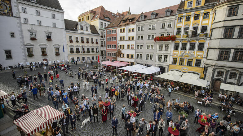 Am 3. Oktober 2020 wurde auf dem Görlitzer Untermarkt das 30-jährige Bestehen der Städtepartnerschaft Görlitz-Wiesbaden gefeiert - unter Corona-Bedingungen.
