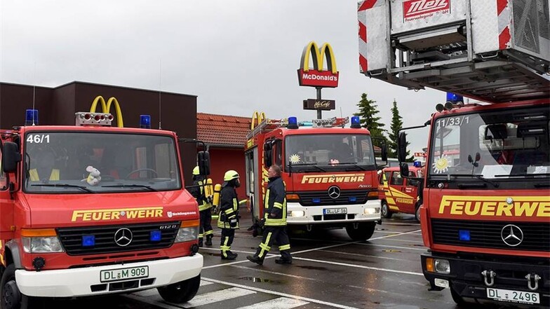 Kameraden der Feuerwehren Mockritz und Döbeln waren am 24. Juni im Einsatz.