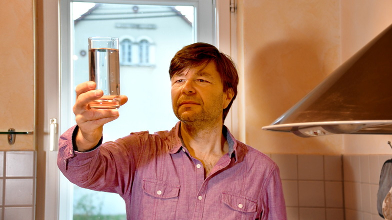 Trübes Trinkwasser: Wieso aus Leitungen in Dresden-Marsdorf kein klares Wasser kommt