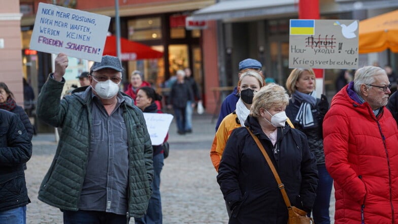 100 Menschen in Bautzen setzen ein Zeichen für Frieden