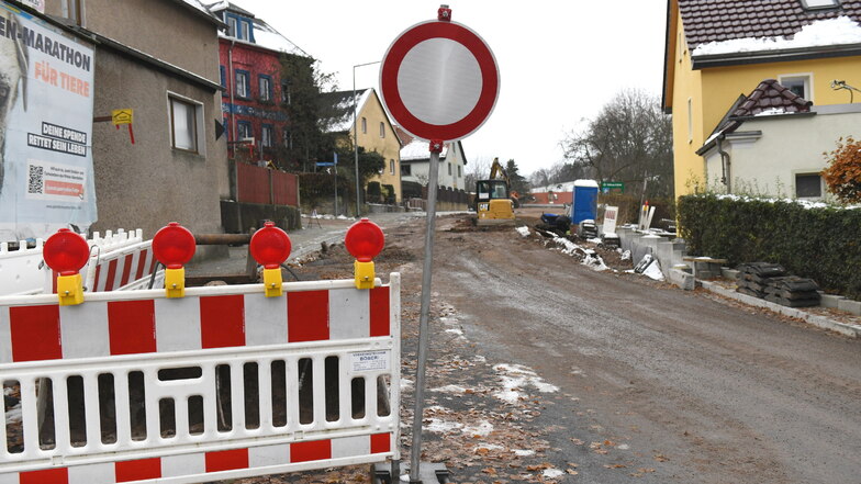 Trotz Eis und Schnee liegen die Arbeiten im Plan. Am 22. Dezember soll die Straße fertiggestellt sein.