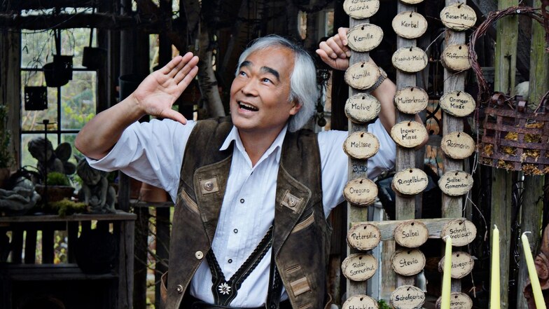 Takeo Ischi, der Meisterjodler aus Japan „rockt“ das Internet - und am Sonntag mutmaßlich auch das Stadtkulturhaus in Freital