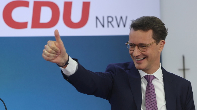 Der Wahlgewinner: Ministerpräsident und CDU-Spitzenkandidat Hendrik Wüst freut sich bei der Wahlparty seiner Partei über den Sieg.