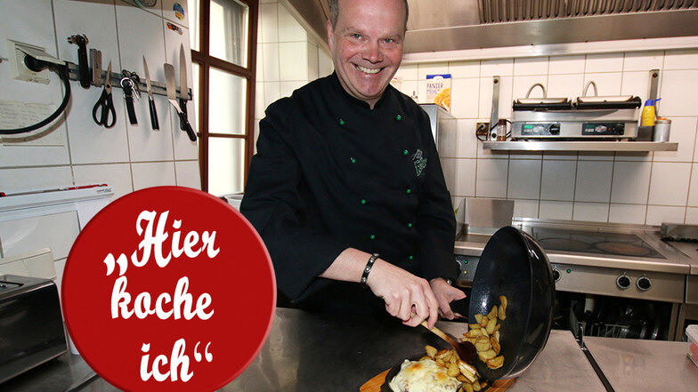 Karsten Thalheim hat für Saechsische.de die Kochschürze angezogen und sein mit Senf, Zwiebeln und Käse gratiniertes Schweinesteak zubereitet, das bei den Gästen der Leisniger „Taverne“ sehr beliebt ist.