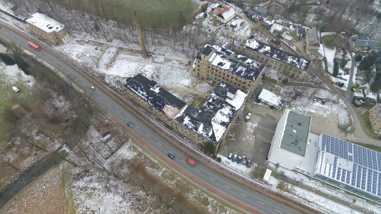 Dieses Luftbild zeigt das Gelände der ehemaligen Hydraulik. Auf dem linken Teil ist ein Aldi-Markt geplant. Das wird am Mittwochabend Thema im Technischen Ausschuss des Stadtrats.