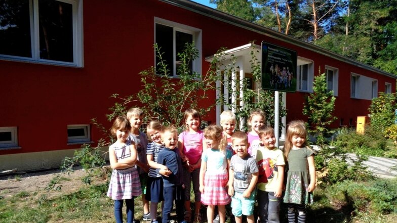 Die in der Bröthener Kindertagesstätte „Waldsee“ betreuten Kinder freuen sich, dass ihr Domizil jetzt auf der Höhe der Zeit ist. Bleibt nur noch die Frage nach Parkplätzen für die Eltern.