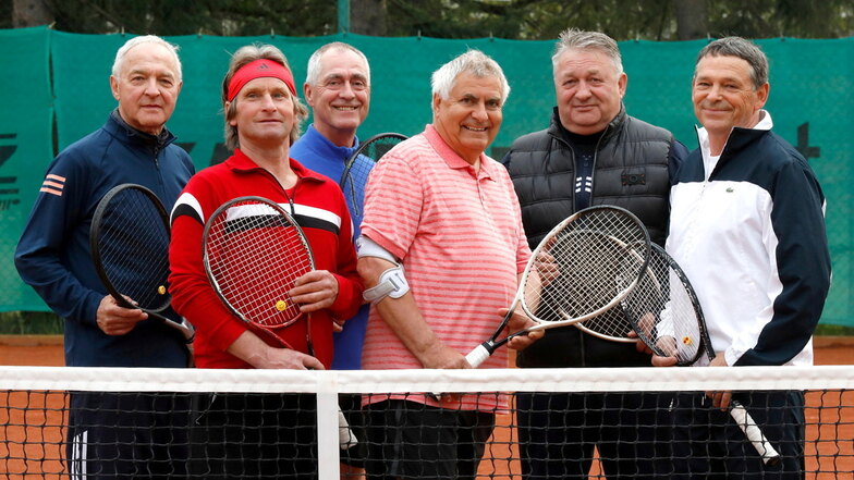 Frank Hergert (69), Frank Sonnenberg (63), Gunter Richter (66), Wolfgang Körber (65), Helmut Israel (65) und Michael Mutscher (63) starten mit dem Ü60-Team des Neugersdorfer TC ins Abenteuer Ostliga.