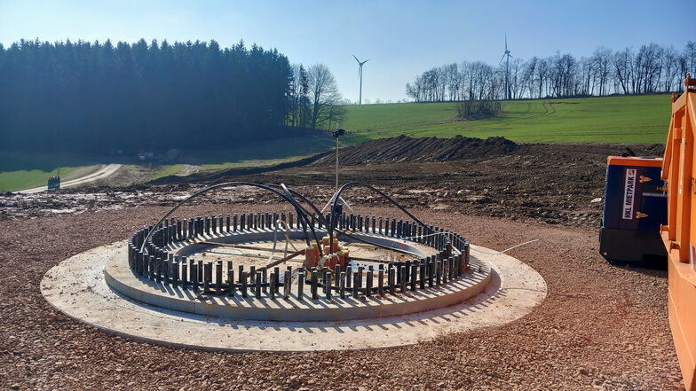 Auf dieser Wiese bei Sadisdorf wird das neue Windrad errichtet.