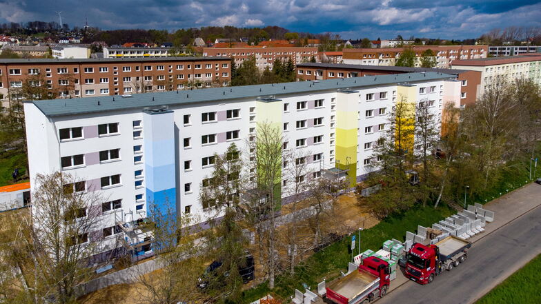 So sieht der neue Wohnblock an der Döbelner Straße in Hartha aus. Die Wohnungsbau-Genossenschaft (WBG) Kontakt hat ihn in den letzten zwei Jahren komplett sanieren lassen.