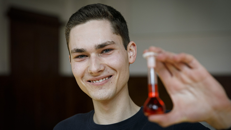 Fritz Henke vom Joliot-Curie-Gymnasium hat es mit seinen Untersuchungen bis ins Bundesfinale Chemie im Wettbewerb „Jugend forscht“ geschafft.
