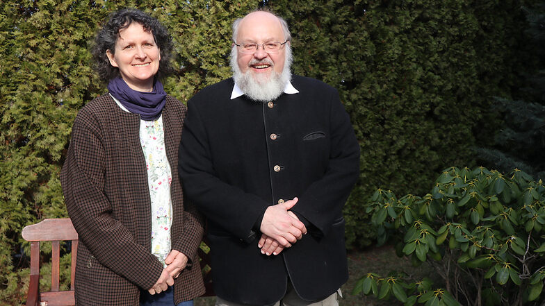 Für heutige Verhältnisse ungewöhnlich: Pfarrer Matthias Gnüchtel (65) und seine Frau Veronika (58) wirkten gemeinsam 40 Jahre in Uhyst an der Spree. Jetzt folgt der Ruhestand.