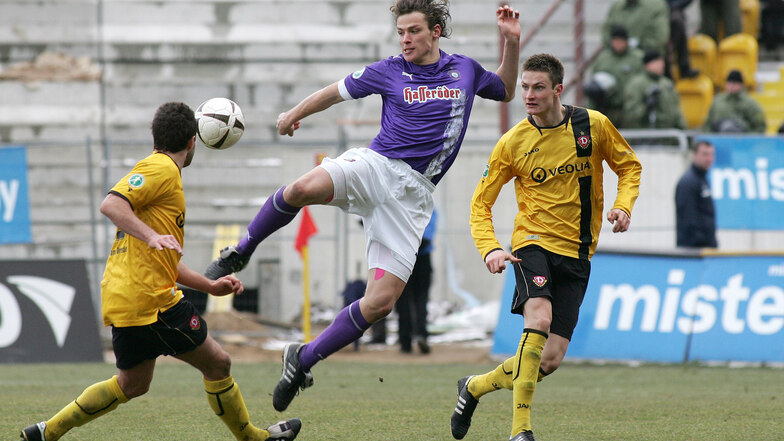 Der gebürtige Dresdner Marc Hensel rutschte 2005 nach drei Jahren in der 2. Mannschaft in Dynamos Profikader. Blieb bis 2007 und wechselte für ein Jahr nach Cottbus, ehe er 2008 für fünf Jahre in Aue unterschrieb. Beendete 2015 seine Karriere in Chemnitz.