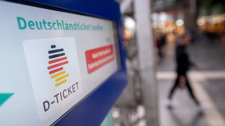 In Mittelsachsen nutzen rund 28.600 Menschen das Deutschlandticket. Das macht sich bei anderen Tarifen des Verkehrsverbundes Mittelsachsen deutlich bemerkbar.