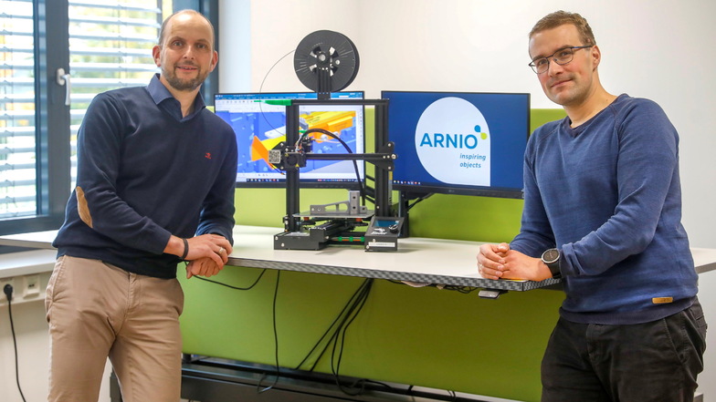 Arnio-Geschäftsführer Thomas Scholz (links) und Produktentwickler Rico Fahr setzen auf Leichtbauweise, Material- und Energieeinsparung.