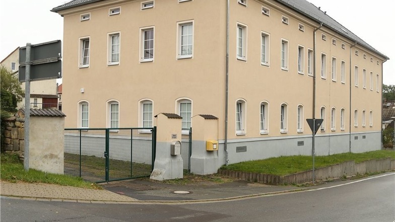 Die Asyl-Gemeinschaftsunterkunft an der Nickritzer Straße hat 48Plätze. Der Mietvertrag mit dem Landkreis läuft noch bis Ende Oktober 2033.
