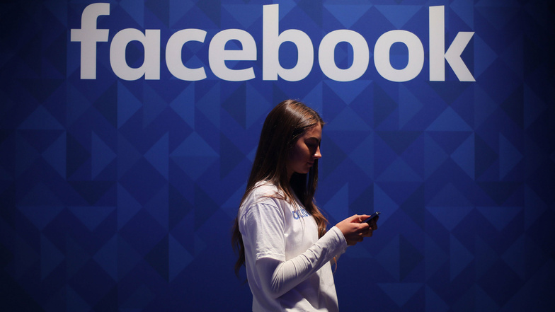 Facebook ist ein beliebtes soziales Netzwerk. Weil bei dessen Nutzung aber unzulässigerweise viele Bürgerdaten gesammelt werden, soll Sachsens Landesregierung ihre Facebook-Seite abschalten.