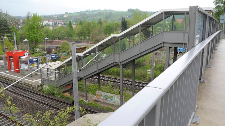 Bahnstrecke in Freital aufgrund von Rettungseinsatz stundenlang gesperrt