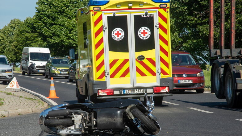 Motorrollerfahrer bei Unfall schwer verletzt