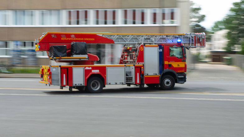 Die Dresdner Feuerwehr musste am Sonntag in die Johannstadt ausrücken.