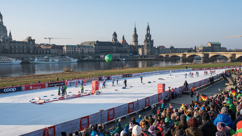 Eine Traumkulisse für die Skilangläufer ist Dresdens Altstadt-Silhouette. Die Premiere im Januar 2018 kam bei den Zuschauern gut an.