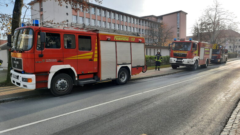 Schon fünfmal musste die Feuerwehr in Bischofswerda in den letzten Wochen auf die Kirchstraße ausrücken - und zog jedes Mal ohne zu löschen wieder ab.