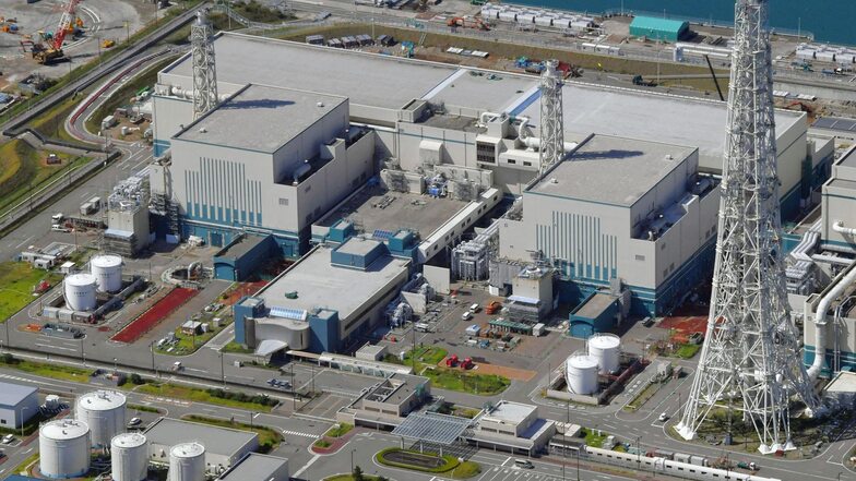 Das weltgrößte Atomkraftwerk Kashiwazaki-Kariwa an der Küste des Japan-Meeres in der Niigata Prefecture (Japan).