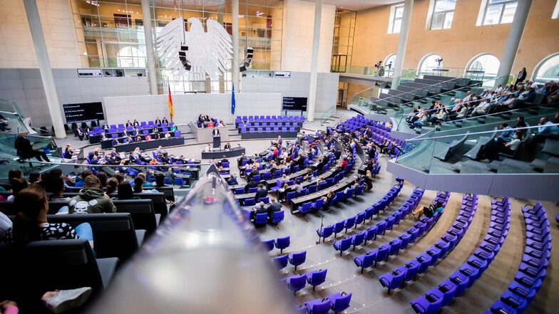 Das Plenum des Deutschen Bundestages während einer Debatte zur Abschaffung des Werbeverbots für Abtreibungen.