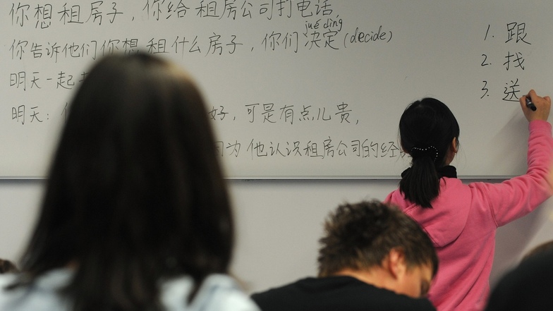 An einer chinesischen Berufsschule werden derzeit 30 Auszubildende auf ihre künftige Tätigkeit in Sachsen vorbereitet.