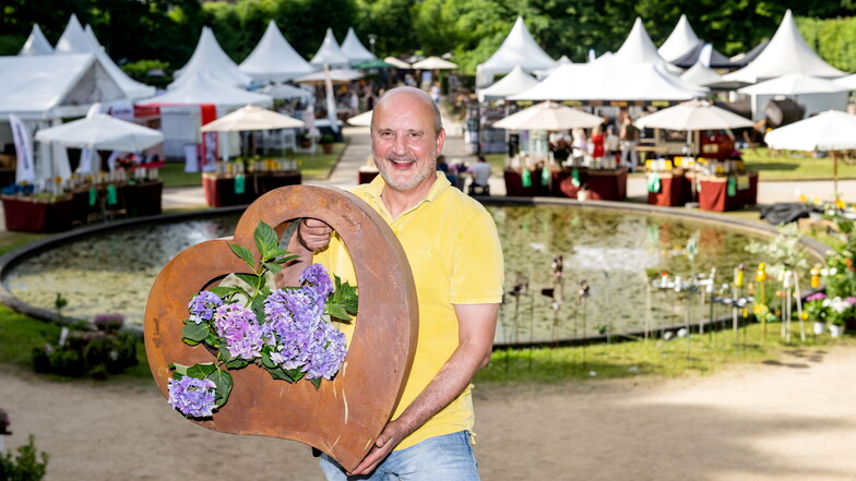 Bereits seit 15 Jahren ist die Messe LebensArt im Schlosspark in Großharthau zu Gast. „Wir sind sehr zufrieden mit dem Interesse“, sagt Veranstalter Christian Schlender.