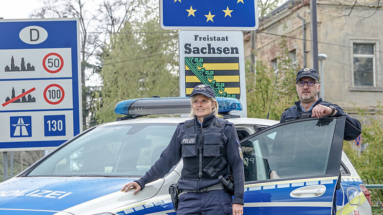 Seit der EU-Ost-Erweiterung und der Grenzöffnung haben Polizeiobermeisterin Jessica Hempel (links) und Polizeioberkomissar Alfred Klaner Verlagerungen der Kriminalität erlebt.
