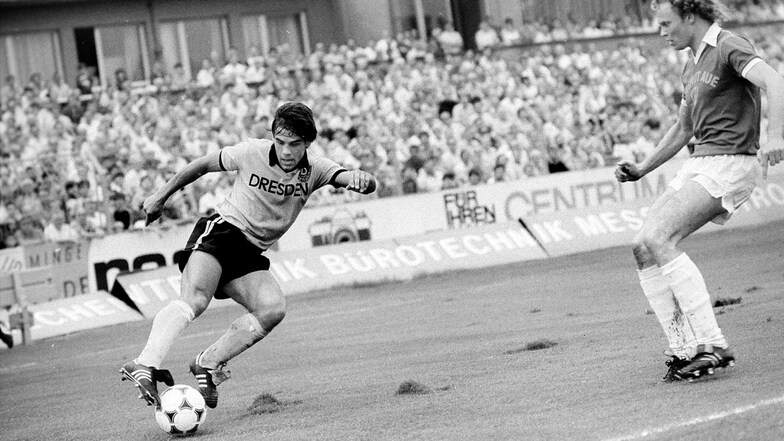 Früher Derby-Einsatz: Ulf Kirsten in der Saison 1984/85 im Spiel gegen Wismut Aue.