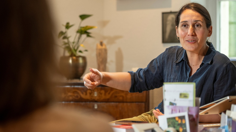 Sarah Zehme hat im März ihr Büro als Vorständin des Diakonenhauses in Moritzburg bezogen. Den Weg in die Kirche findet sie noch immer regelmäßig.