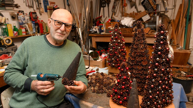 Freitaler kreiert ungewöhnliche Weihnachtsbäume