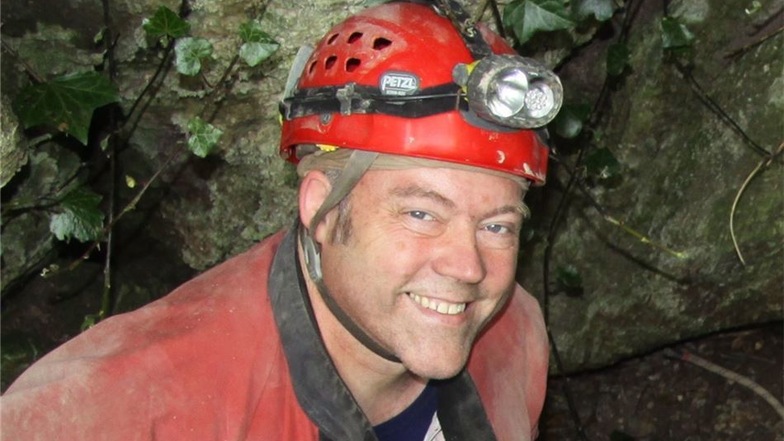 Hartmut Simmert (57) betreibt seit 1982 in seiner Freizeit Höhlenforschung. Er ist Dozent an der TU Dresden.