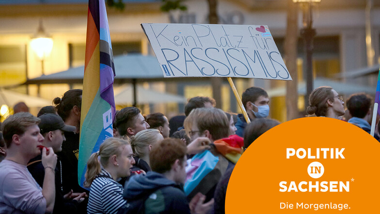 Nach langer Pause hat sich am Montag wieder die Pegida-Bewegung in Dresden versammelt. Hunderte Demonstranten protestierten dagegen.