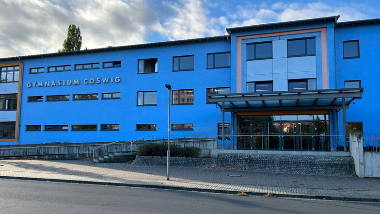 Die Turnhalle des Coswiger Gymnasiums ist sanierungsbedürftig. Für den Klimaschutz reservierte Mittel sollen dafür verwendet werden.