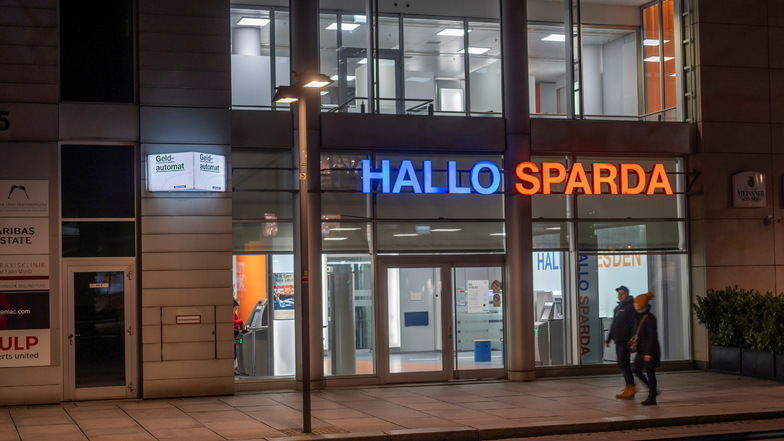 Der jetzige Innenstadt-Standort der Sparda-Bank befindet sich auf dem Dr.-Külz-Ring 15 in Dresden.